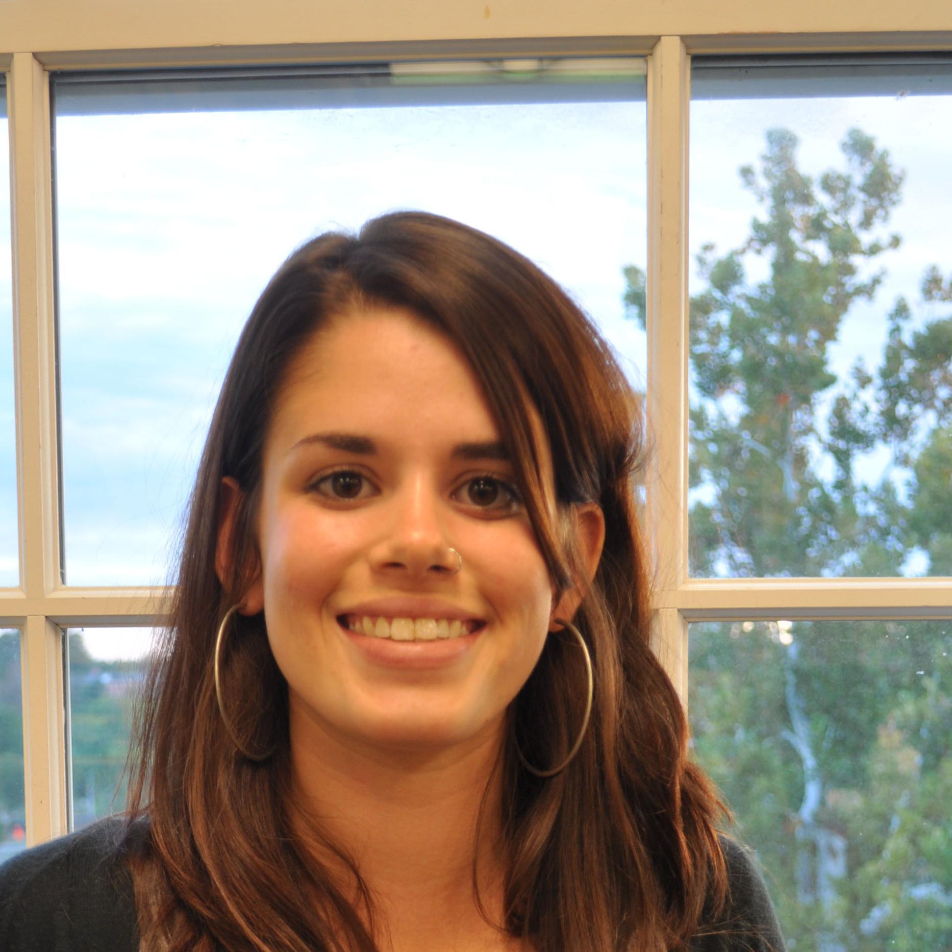 HolleySeun's profile picture. I am oscar-loser, vampire slayer. Thank you hand sanitizer for letting me know that I have a cut in my hand.