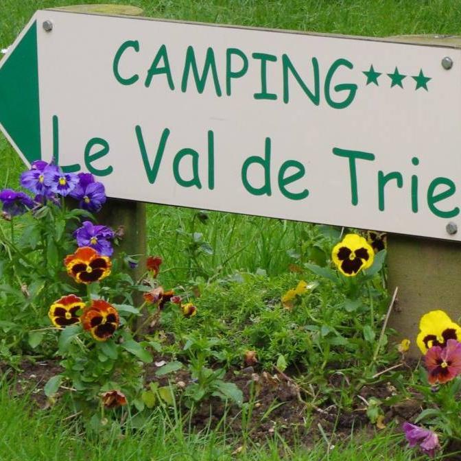 A 10km de la #BaiedeSomme, notre #camping Le Val de Trie se situe dans une petite vallée calme et verdoyante en lisière d'un bois. #somme #picardie