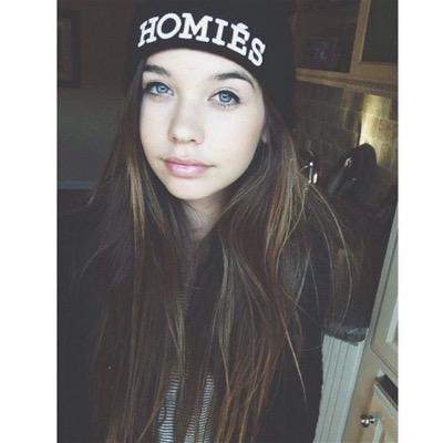 go follow @anhawks9 for a free follow because she is bae