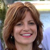 Julie Anderson (@juliea712) Twitter profile photo