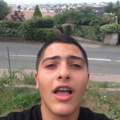 devon__lewis's profile picture. dm me ladies