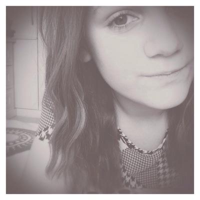 Love my Friends , Family , Puppies, youtube and Food! Hehe :D :P XD :3