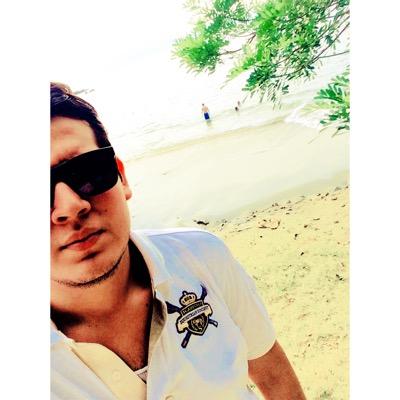 HectorVzquez's profile picture. live the life you love, love the life you live.