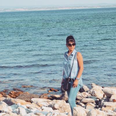 ''İnsanı gördüklerinden ibaret sayma, göremediklerinde ara. İçidir hakikatin resmi, dışı sadece bir manzara!''
