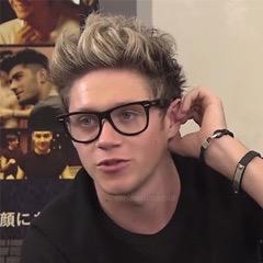 please follow @insatiablehoran  (◠ω◠✿)