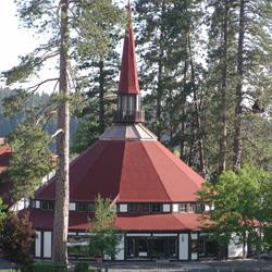 Shop, dine and be entertained at Lake Arrowhead Village, a jewel in the mountains of Southern California. Year round concerts and events!