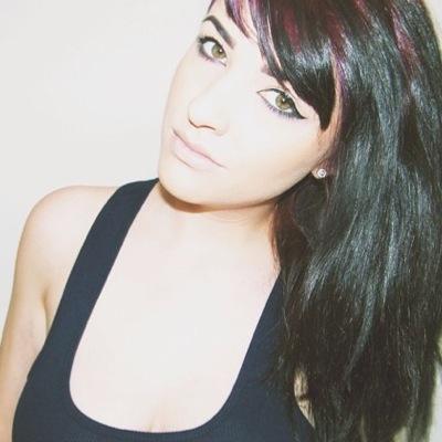 Fan page for the gorgeous @TheJessicaEss :)