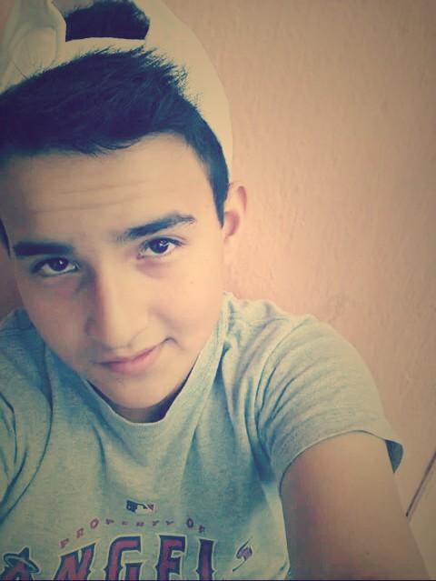 Esee_Chris_'s profile picture. Don't Worry Be Happy :D