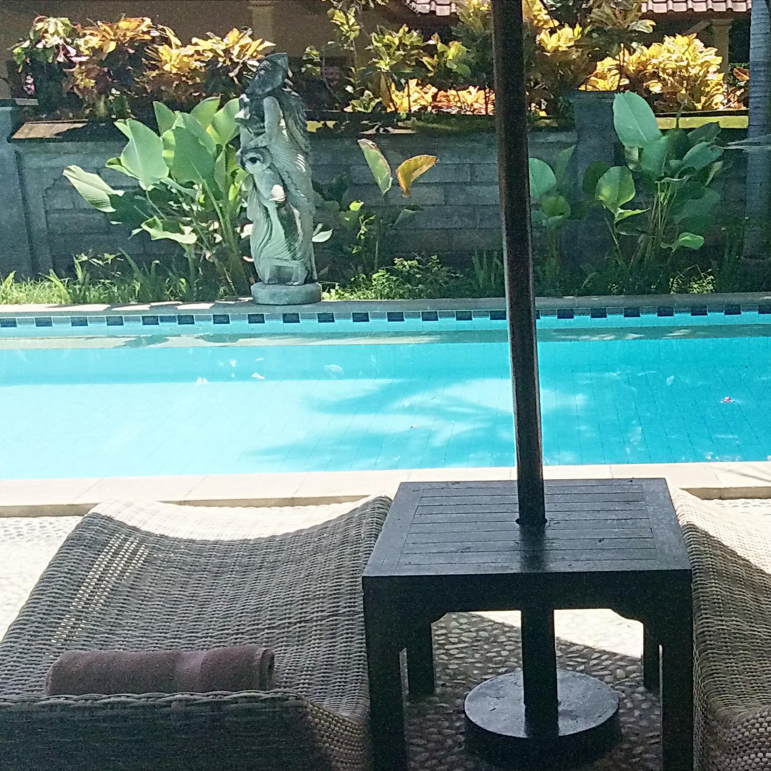http://t.co/W8w32fuEEg - Authentic Balinese villas with modern amenities & swimming pool. Legian,Bali,Indonesia.