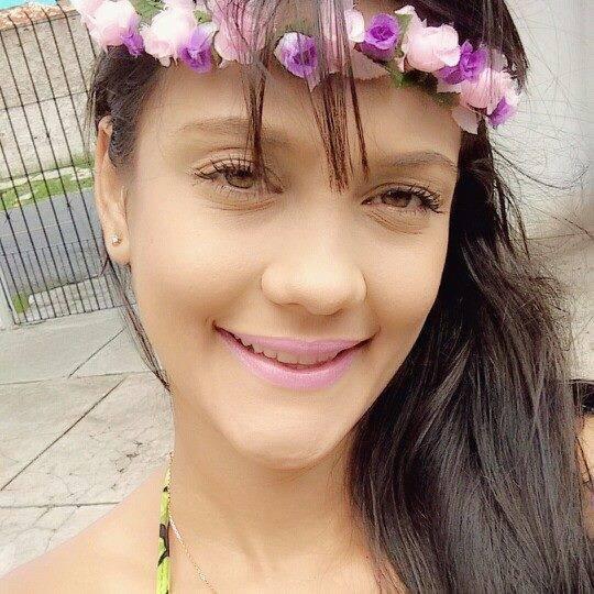 conseguir recuperar o antigo segue lá: @princeesa_vivi   .