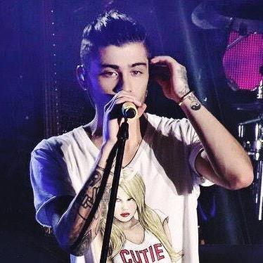 ✨ follow @ughcalumshood she follows back just ask ✨