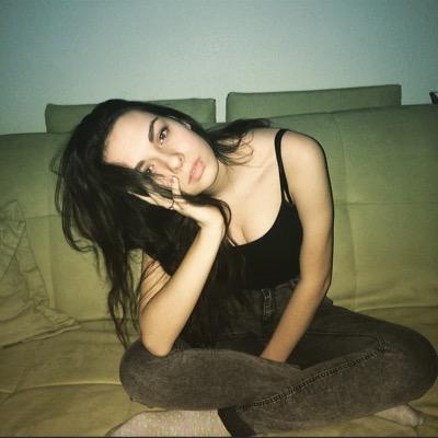 Apresmoimoi's profile picture. IAMX•The1975•TheDrums•Autoheart•SoKo