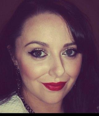 Scientist by Day Self Confessed Beauty Addict by Night - Instagram @makemeupireland Snapchat: makemeupireland