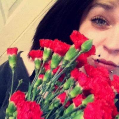 milesofsmiles90's profile picture. its sink or swim, what will you pick? ⚓️