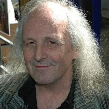 RonnyStraub's profile picture. Kunstschilder,  Kunst, lang haar, muziek.Vreemd, muzikant, zanger.. Houdt van én is gehuwd met Marlies..   Website in aanbouw... 
https://t.co/ZSP5Yt6F0X