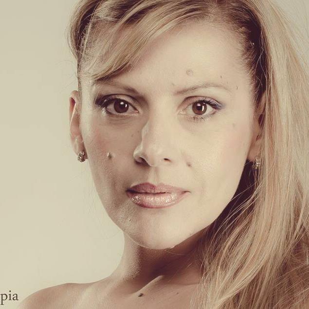 Profesora y bailarina internacional de Tango Argentino,,Clases Lu 20.30  Uriarte 1108Mar 19hs Scalabrini Ortiz 1331 ;Mie 20,30hs Loyola 828  Sab 17.30hs Tecnica