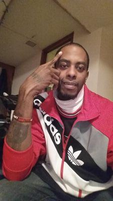 I'm a singer song writer for Word Smyth Music http://t.co/Z57pub1kxg    also a member of Youngstarclique YSC  SlimmB