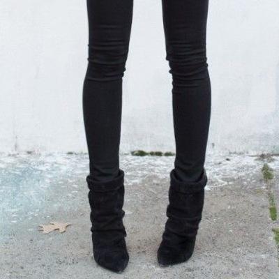 all black everything. fashion account. i always follow back.