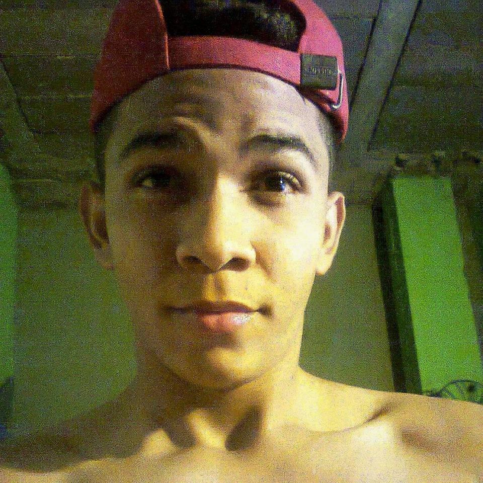 soy super sencillo, pero directo, soy valiente, ¡ME GUSTA TENER AMIGOS, SÍGUEME! Amo mi pais venezuela por ti doy my life¡ Me gusta admirar la belleza humana y