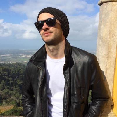 Software Engineer. Fan of NBA 🏀, NFL 🏈 and Football ⚽️