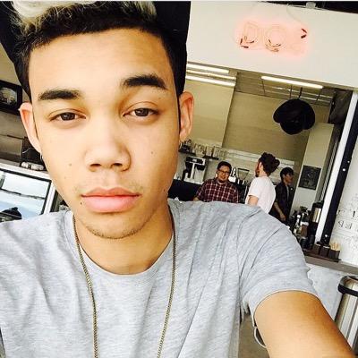 What's up?! It's Hudson! I'm a rap Prodigy that goes to Z-Tech just trying to make it. Dating: @thechynaparksx [Not Roshon, he's @ROSHON]