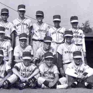 uniquelynamed17's profile picture. 