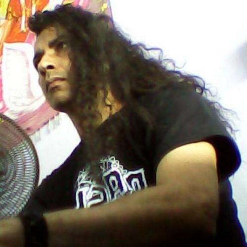 Guitar player da banda Malevah, e editor do site Underground Cuiabá