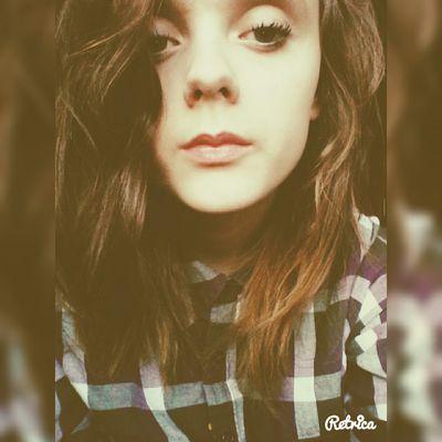 ADRIANA BELIEBER ... JUSTIN PLEASE FOLLOW ME :))