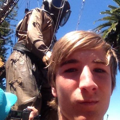 i play football, watch AFL and play tennis #followme #ifollowback i love playing jokes and mucking around with everyone