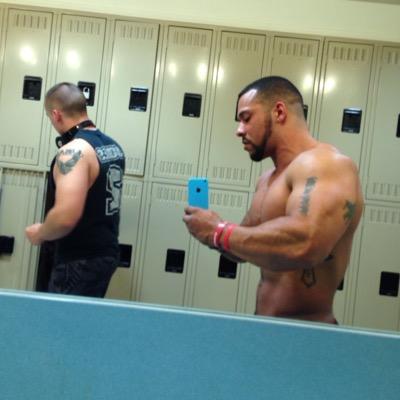 #Powerlifting,#SPF, #NPC, #Bodybuilding, #USMC, #0311, sponsored athlete of lift or quit http://t.co/3Yq9i8Pcx0