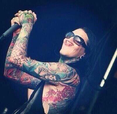 I'm an addict for dramatics (and bands)