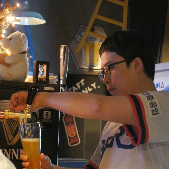 한라회 회장입니다.