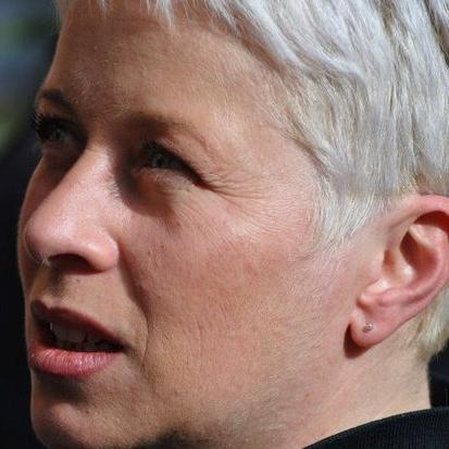 LuVerti's profile picture. Questa è la mia vita
Se entri chiedimi il permesso.