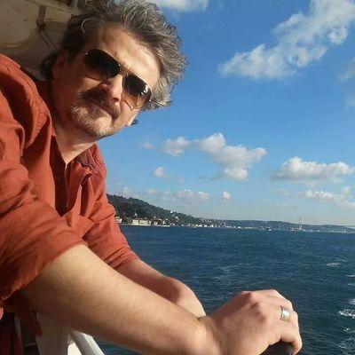Seni takip ediyor