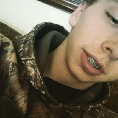 021933662e5742c's profile picture. I go to Bearden and I'm on the baseball team. My kik is bearden65