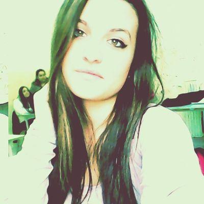 I'm Italian, I love Music And Demi Lovato❤❤ I love Pizza❤ 
Mi godo la Vita❤