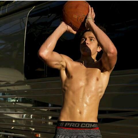 26032001. Necesito que mi sueño se cumpla, pero soy pobre✌.  Mi futuro Los Estados Unidos de América. Mi presente mi glorioso Madrid. Mahomies❤