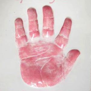 We are a pottery painting shop based in Warwick. Come in and paint your own pottery, or have some cute baby hand a foot prints made. Refreshments available