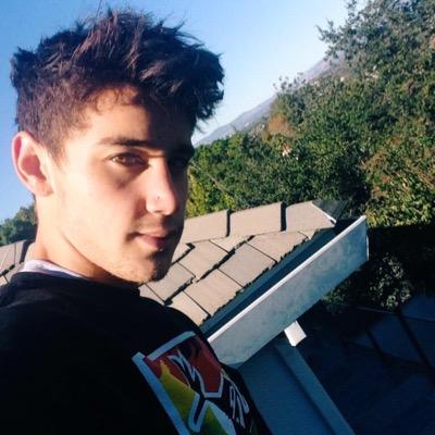 @badboizjm gave you this free follow, so follow her and ask for a fb :)