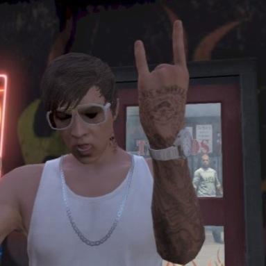 PatrickSGTAV's profile picture. Uni Lad! Going out with the sexiest girl in LS @Ellababicakes. Getting fucked up, running from the cops, trying to get laid and hanging with my boys!