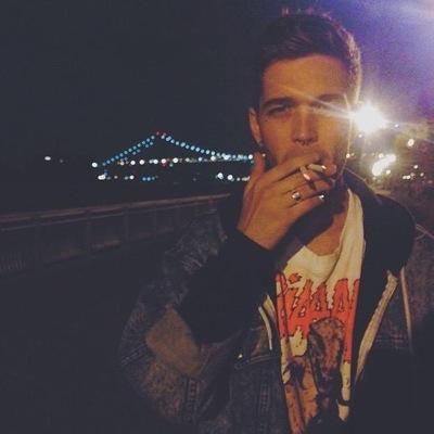follow @fuckingcalvm bc she gave u a free follow and if u want a fb ask her