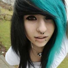 im a girl ^-^ im bi singlesceneima hugger kisser licker n sucker (not a slut dw)