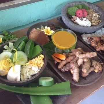 JamuComco's profile picture. ジャムゥとはインドネシアに古来から伝わる民間医療法で 植物の実や葉.根.皮などを原料とした天然の生薬です。
自分や家族や大切な人の為 症状に合わせたアドバイスや仕事に活かすためジャムゥを学びませんか。
ジャムゥを知り生活に取り入れ身体の中から綺麗に変わりましょう！