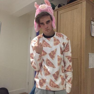 foreversugglet's profile picture. If i dont get feed, i get angry and people die ~Joe tweeted 18/2/2014~Jim faved 17/2/2014~ #queenvictoriasunderwear