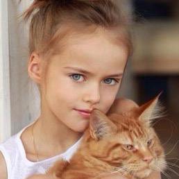 sœur jumelle portée disparue d'Océane Newton~ manipule son esprit de temps en temps~12 ans~ ❤️