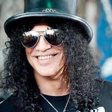 All about Boss. @Slash follows since 2014/12/27. @todddammitkerns follows since 2015/12/07. 
On Twitter since 2014/11/24