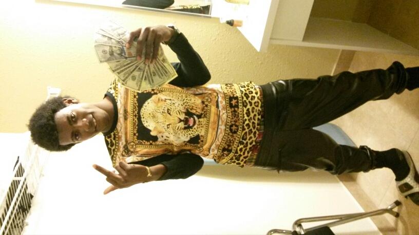 lost a lotta niggaz dis year fuk da beef shit I'm trynna get rich #RIP 187 souljahs #LTM KG RED FREE 2k #8wayz 4l #we on go!!!! #bllllaaaggg