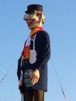 | Stichter van Oeteldonk | Carnaval | 94 jaar | Onthulling | Begrafenis | Sokkel | Kiel | Boerenpet | Rood wit gele sjaal | Boer |