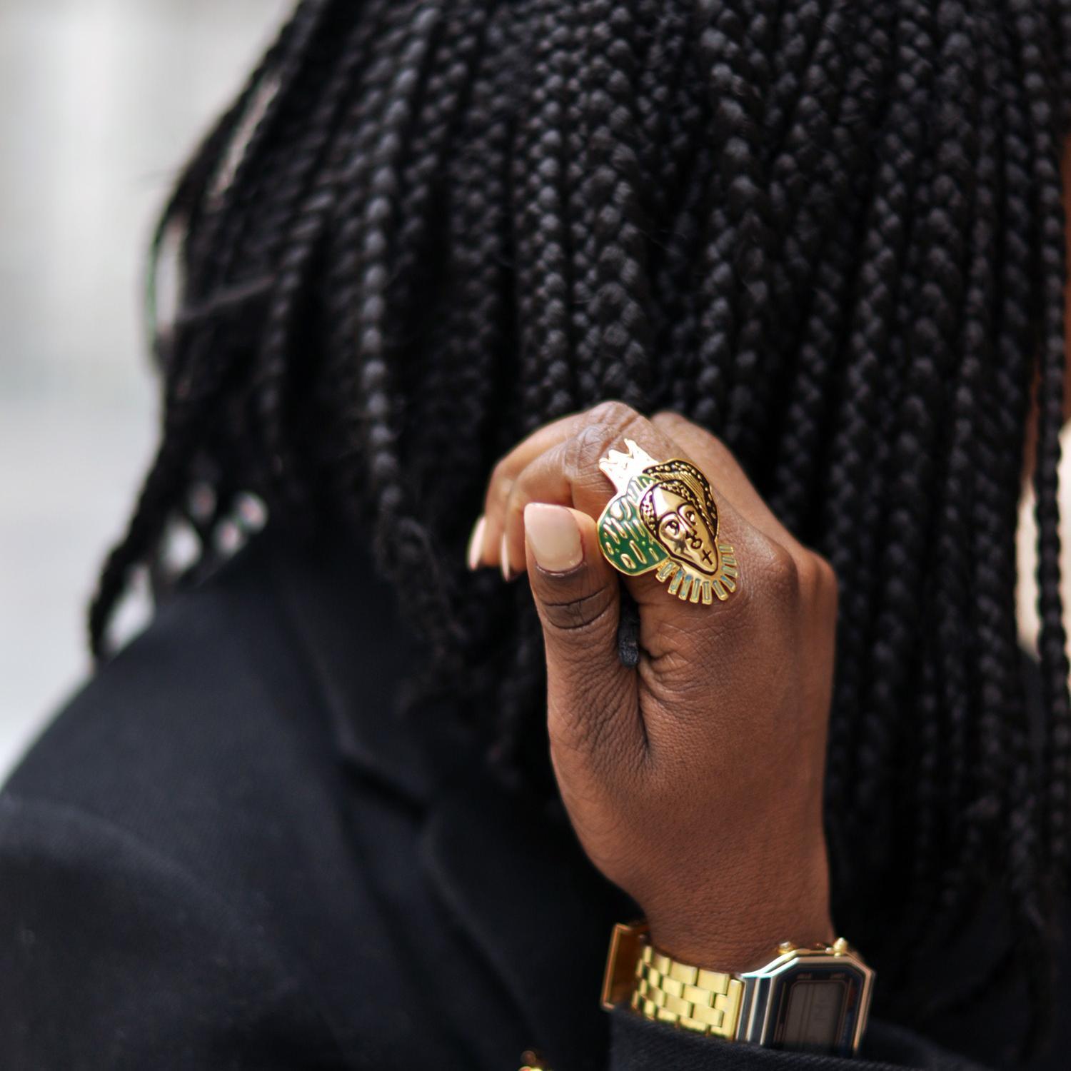This is your World.Shape it or someone else will. Lover of fashion,vintage clothing and accessories.