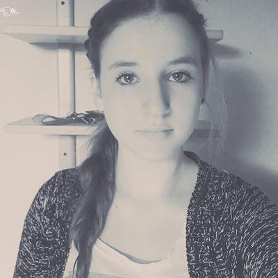 KroneCelina's profile picture. 